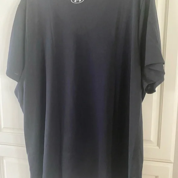 Woman’s Under Armour UA tech V-Neck - Picture 11 of 11